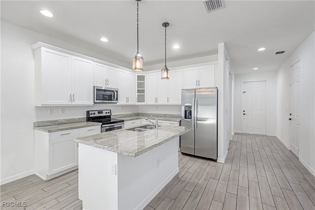 8793 Madrid CIR, Naples, FL 34104