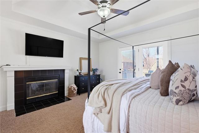 4070 SW Camelot Drive, Lee's Summit, MO 64082