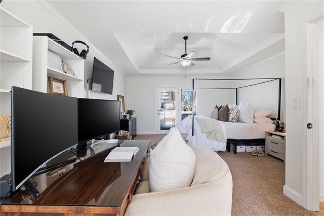 4070 SW Camelot Drive, Lee's Summit, MO 64082