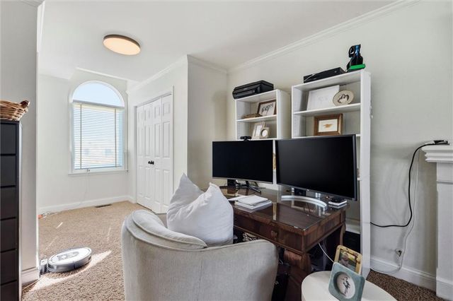 4070 SW Camelot Drive, Lee's Summit, MO 64082