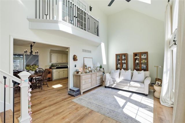 4070 SW Camelot Drive, Lee's Summit, MO 64082