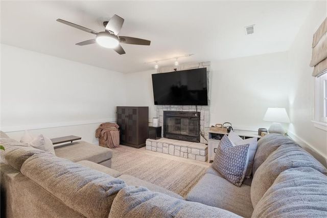 4070 SW Camelot Drive, Lee's Summit, MO 64082