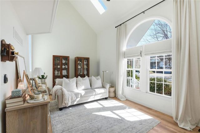 4070 SW Camelot Drive, Lee's Summit, MO 64082