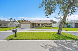 5724 SW 118 Avenue, Cooper City, FL 33330