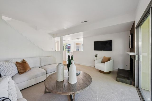 74 Salvatore Dr, Novato, CA 94949