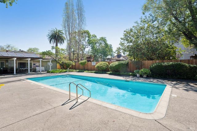 74 Salvatore Dr, Novato, CA 94949