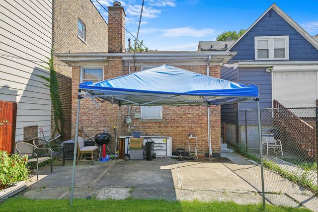 4350 W Shakespeare Avenue, Chicago, IL 60639