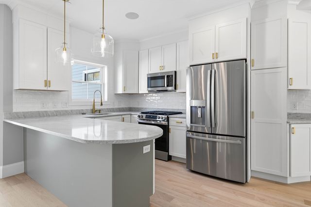 51 West Main 6R, Georgetown, MA 01833