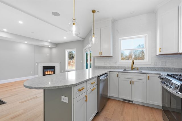 51 West Main 6R, Georgetown, MA 01833