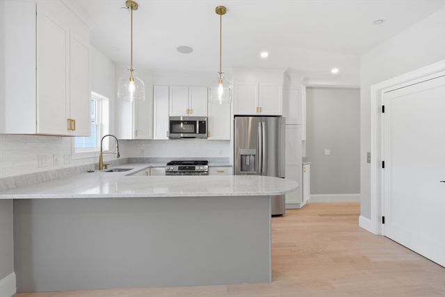 51 West Main 6R, Georgetown, MA 01833