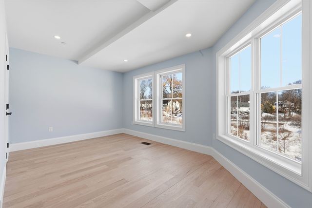 51 West Main 6R, Georgetown, MA 01833