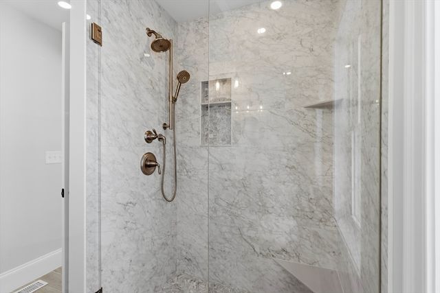 51 West Main 6R, Georgetown, MA 01833