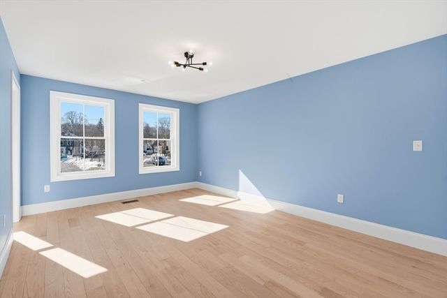 51 West Main 6R, Georgetown, MA 01833