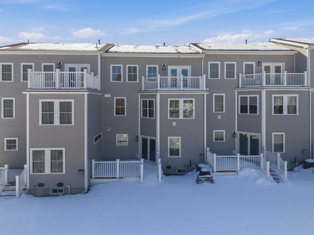 51 West Main 6R, Georgetown, MA 01833