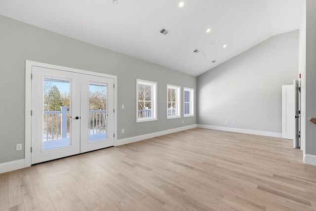 51 West Main 6R, Georgetown, MA 01833