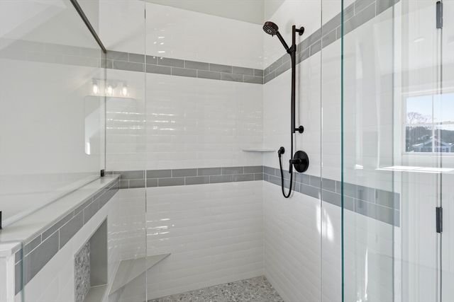 51 West Main 6R, Georgetown, MA 01833