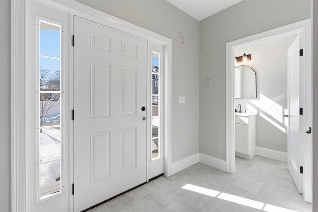 51 West Main 6R, Georgetown, MA 01833