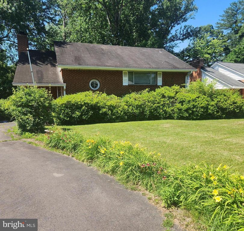 10909 MAPLE ST, Fairfax, VA 22030