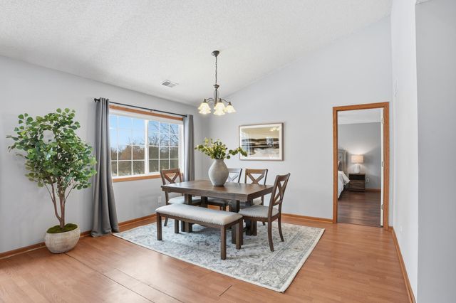 7463 Derby Lane, Shakopee, MN 55379