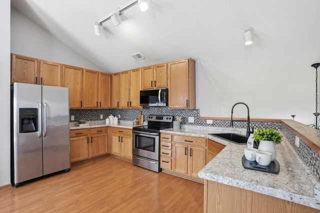 7463 Derby Lane, Shakopee, MN 55379