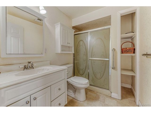 4466 W Pondview Dr, Littleton, CO 80123