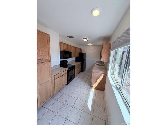 4466 W Pondview Dr, Littleton, CO 80123