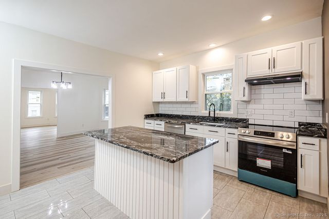 7 Florence Street, Putnam, CT 06260