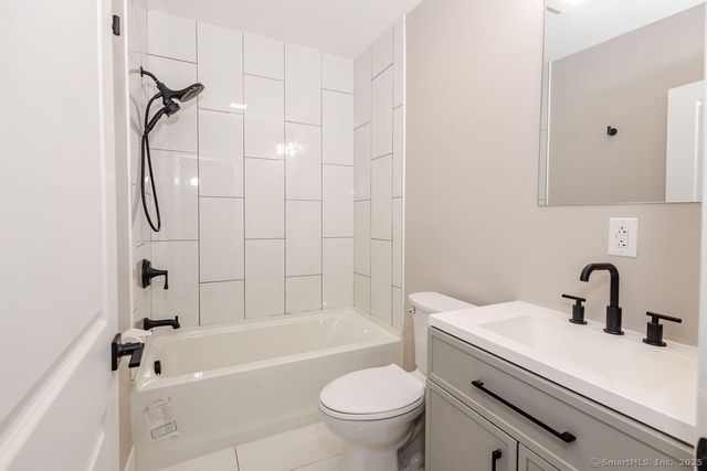 7 Florence Street, Putnam, CT 06260