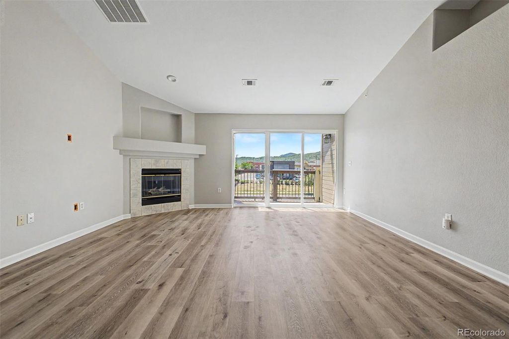 Image 2 of property listing at 7479 S Alkire Street 302, Littleton, CO 80127