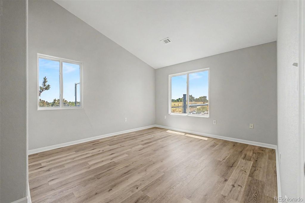 Image 13 of property listing at 7479 S Alkire Street 302, Littleton, CO 80127