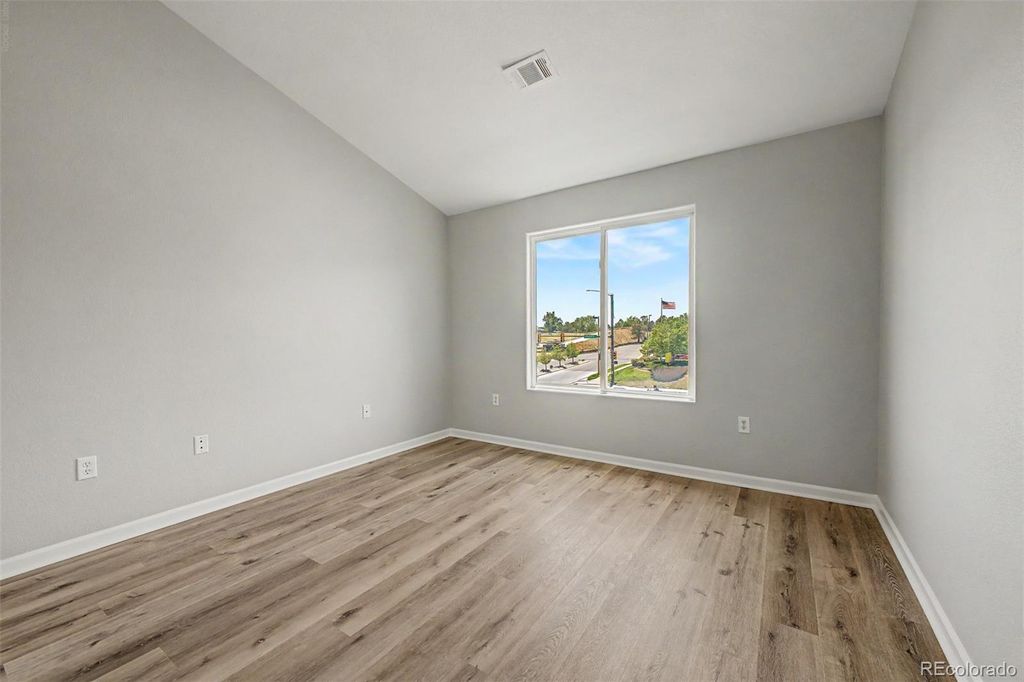Image 21 of property listing at 7479 S Alkire Street 302, Littleton, CO 80127