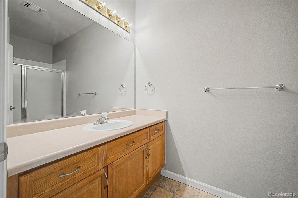 Image 23 of property listing at 7479 S Alkire Street 302, Littleton, CO 80127