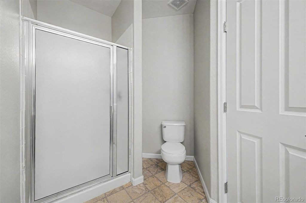 Image 24 of property listing at 7479 S Alkire Street 302, Littleton, CO 80127