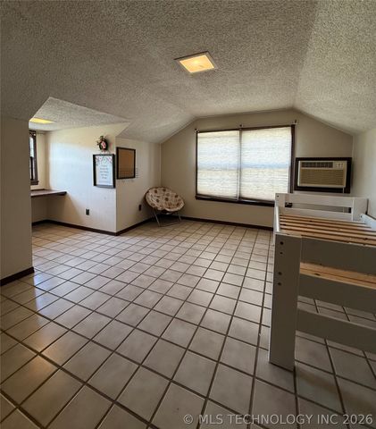 6136 E 4th Place, Tulsa, OK 74112