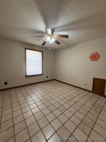 6136 E 4th Place, Tulsa, OK 74112