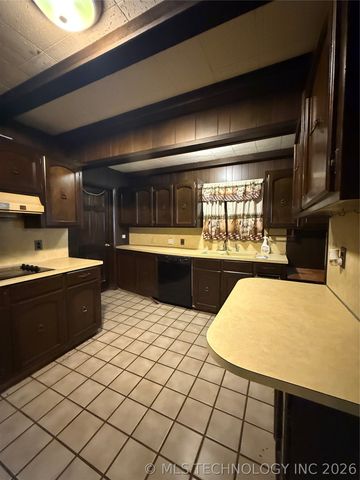 6136 E 4th Place, Tulsa, OK 74112