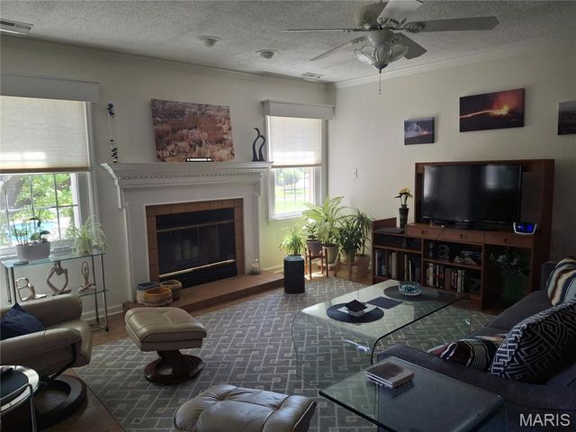 223 Country Club View, Edwardsville, IL 62025