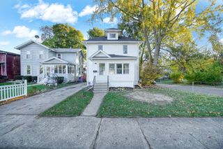 521 Oakhill Avenue, Jackson, MI 49201