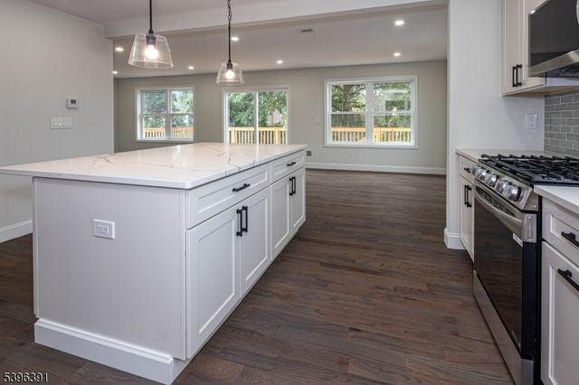 19 John St, Sayreville Boro, NJ 08857