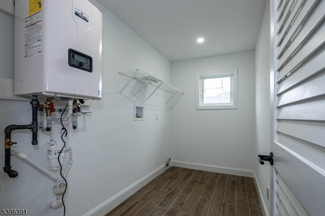 19 John St, Sayreville Boro, NJ 08857