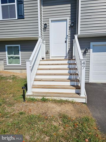 47 BOBBI CT, Berkeley Springs, WV 25411