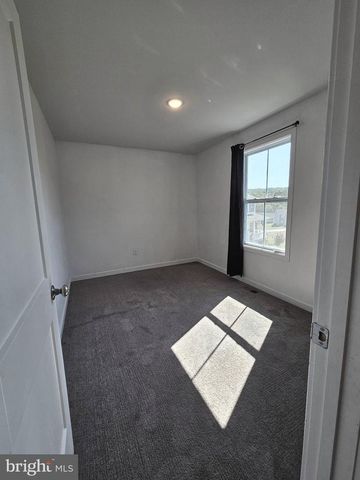 47 BOBBI CT, Berkeley Springs, WV 25411