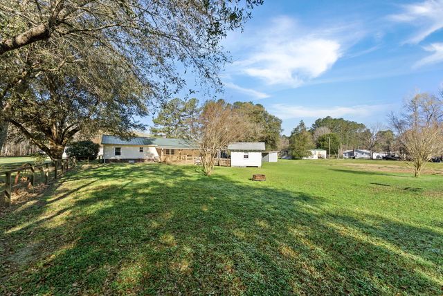 122 George Lane, Bonneau, SC 29431