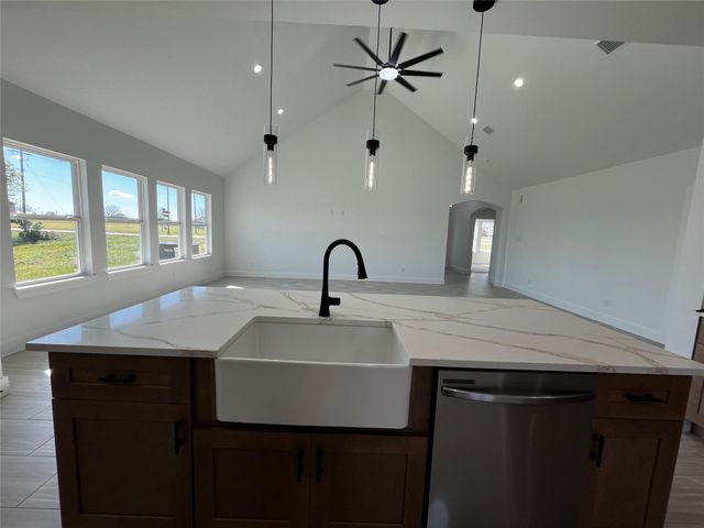 471 Buffalo Trail Trail, Angleton, TX 77515