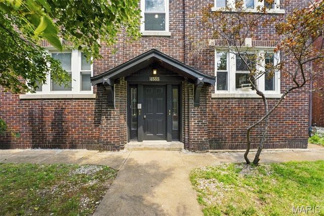 4555 Shenandoah Avenue, St Louis, MO 63110