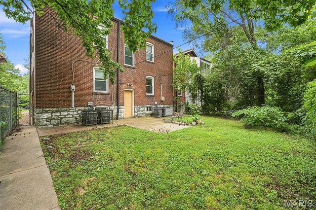 4555 Shenandoah Avenue, St Louis, MO 63110