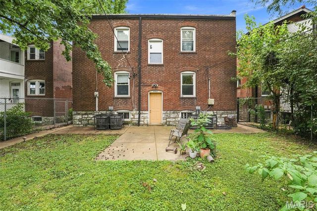 4555 Shenandoah Avenue, St Louis, MO 63110