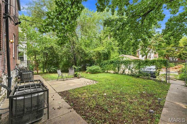 4555 Shenandoah Avenue, St Louis, MO 63110