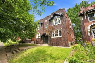 4555 Shenandoah Avenue, St Louis, MO 63110