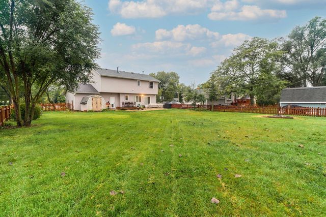 1502 Sunset Drive, Holiday Hills, IL 60051